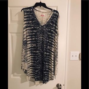 Johnny Was sleeveless tunic with pockets.